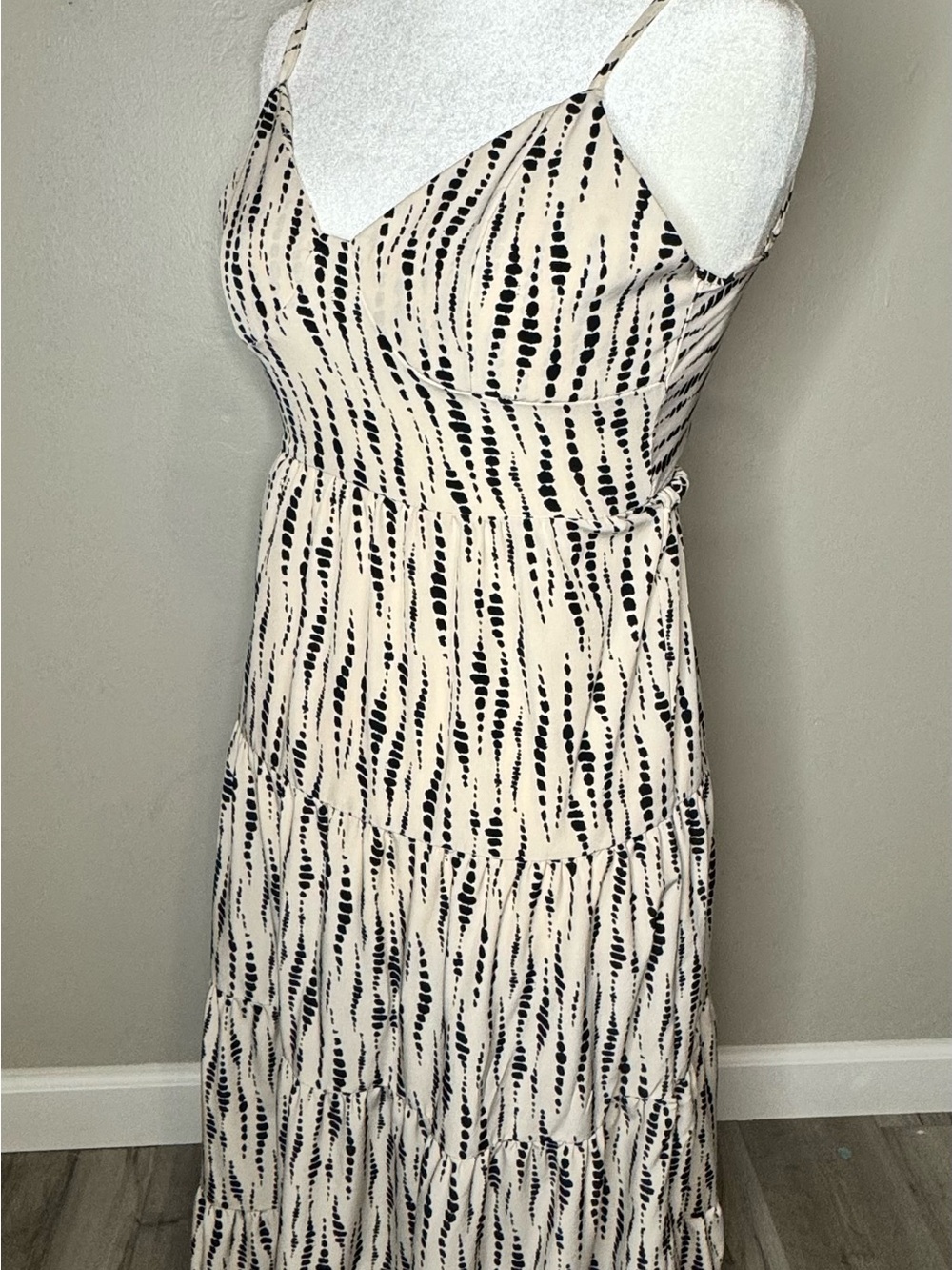 Sleeveless Cream and Black Patterned Maxi Dress